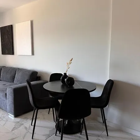 Prázdninový dům The Black Atelier *