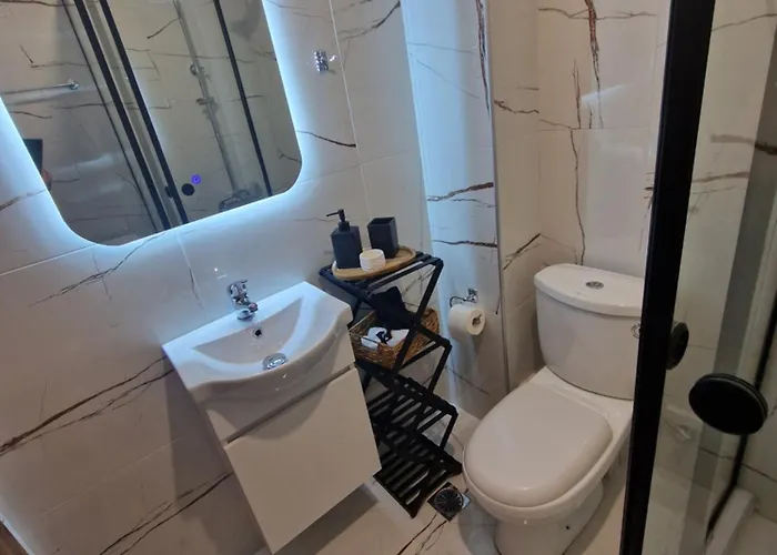 Semesterbostad The Black Atelier Nikiana